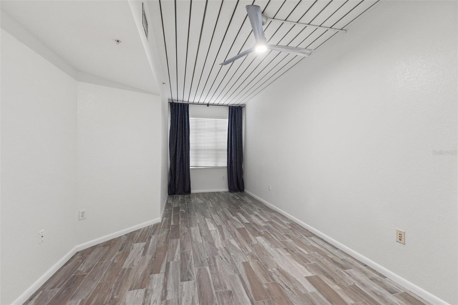 2411 W Horatio St #519 Property Photo 20