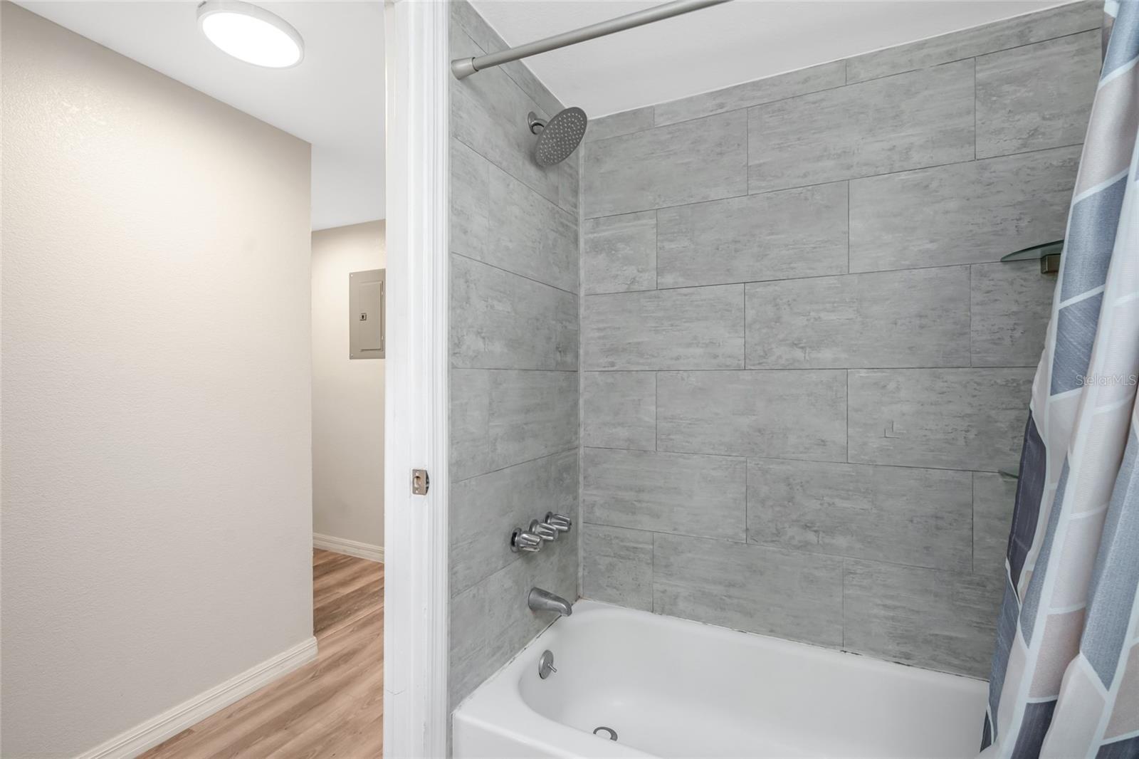 6308 Newtown Cir #8c1 Property Photo 29
