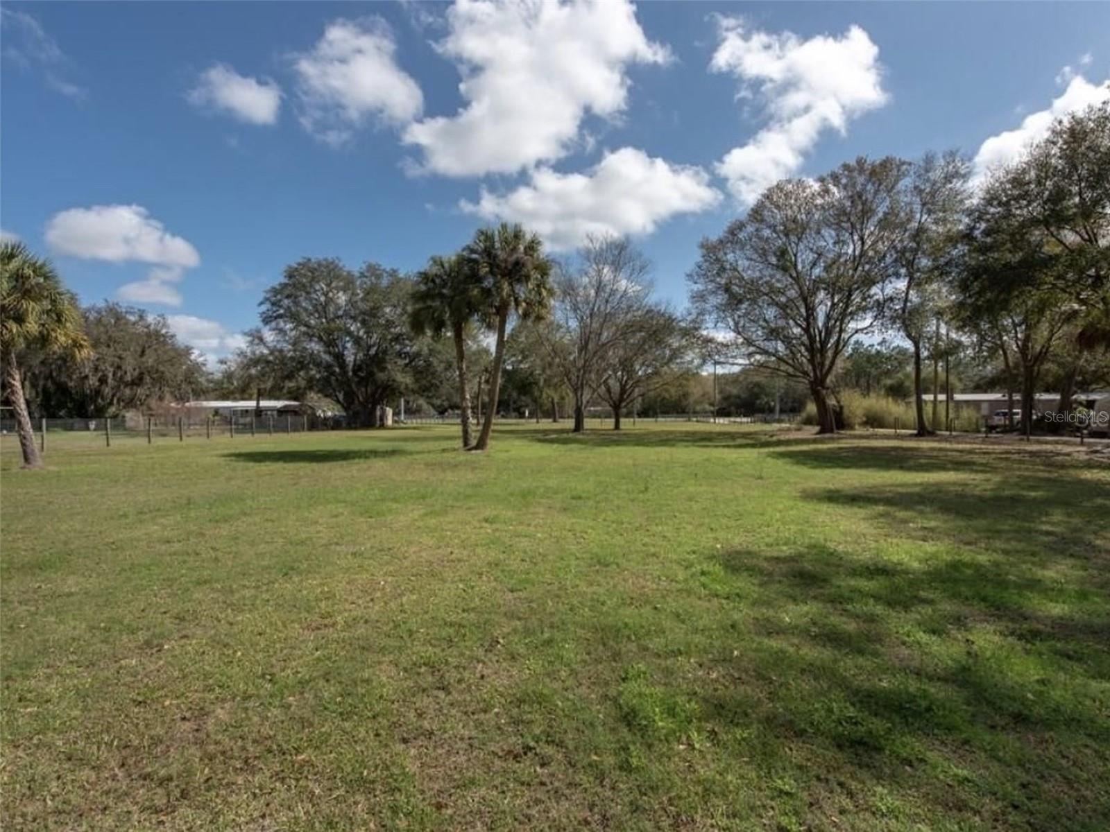 6513 S County Line Rd Property Photo 6