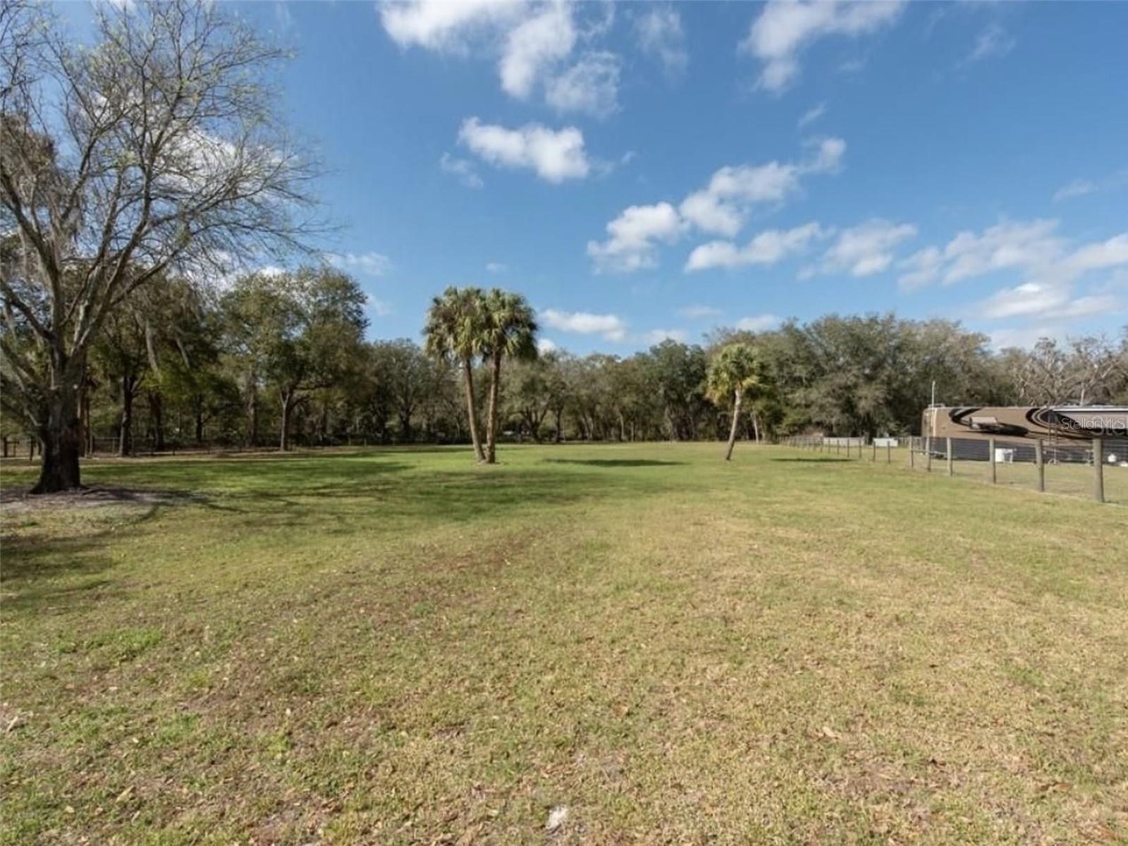 6513 S County Line Rd Property Photo 15