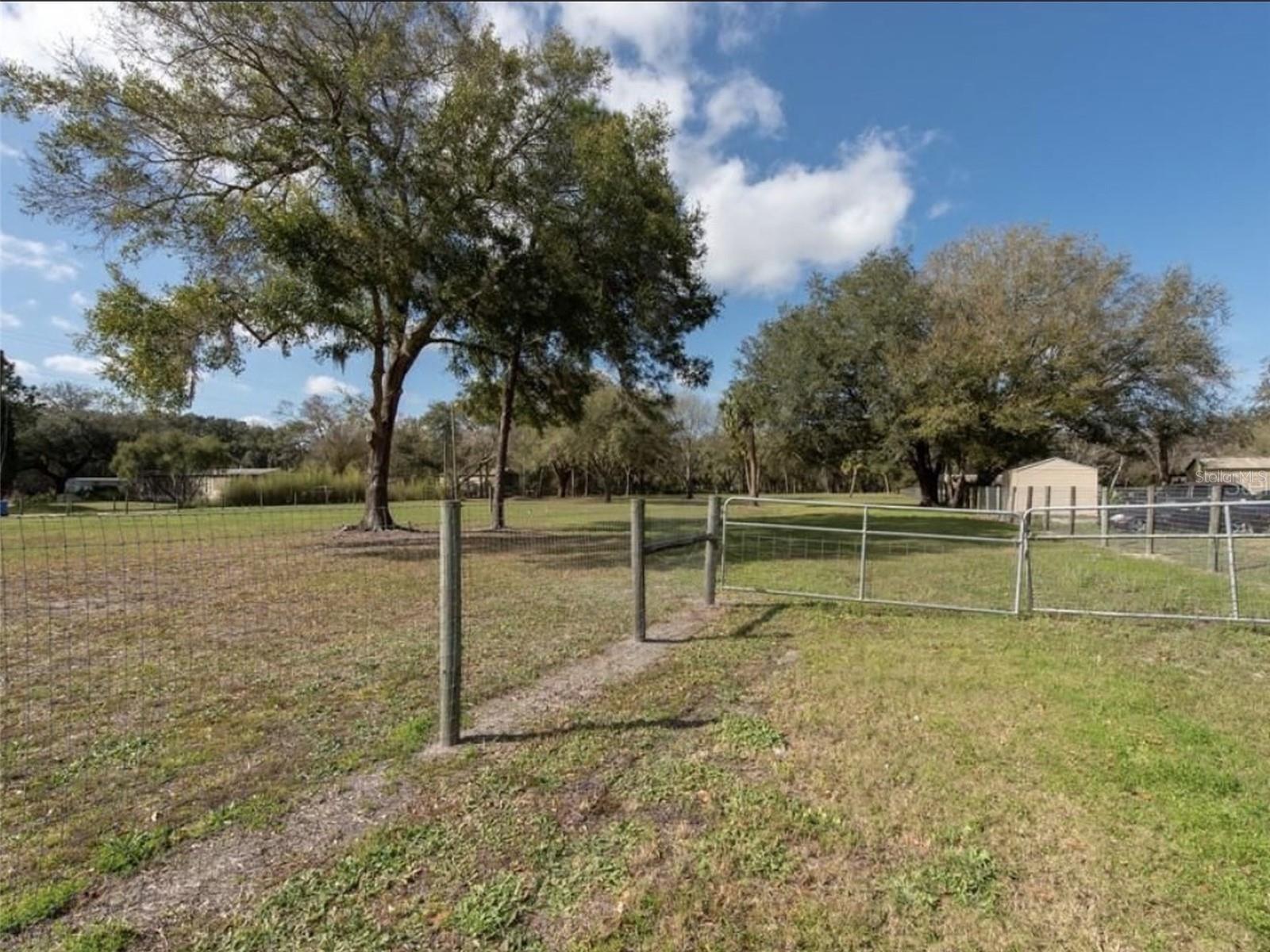 6513 S County Line Rd Property Photo 17