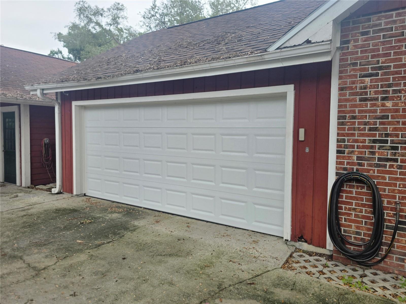 2219 Shadehill Ct Property Photo 2