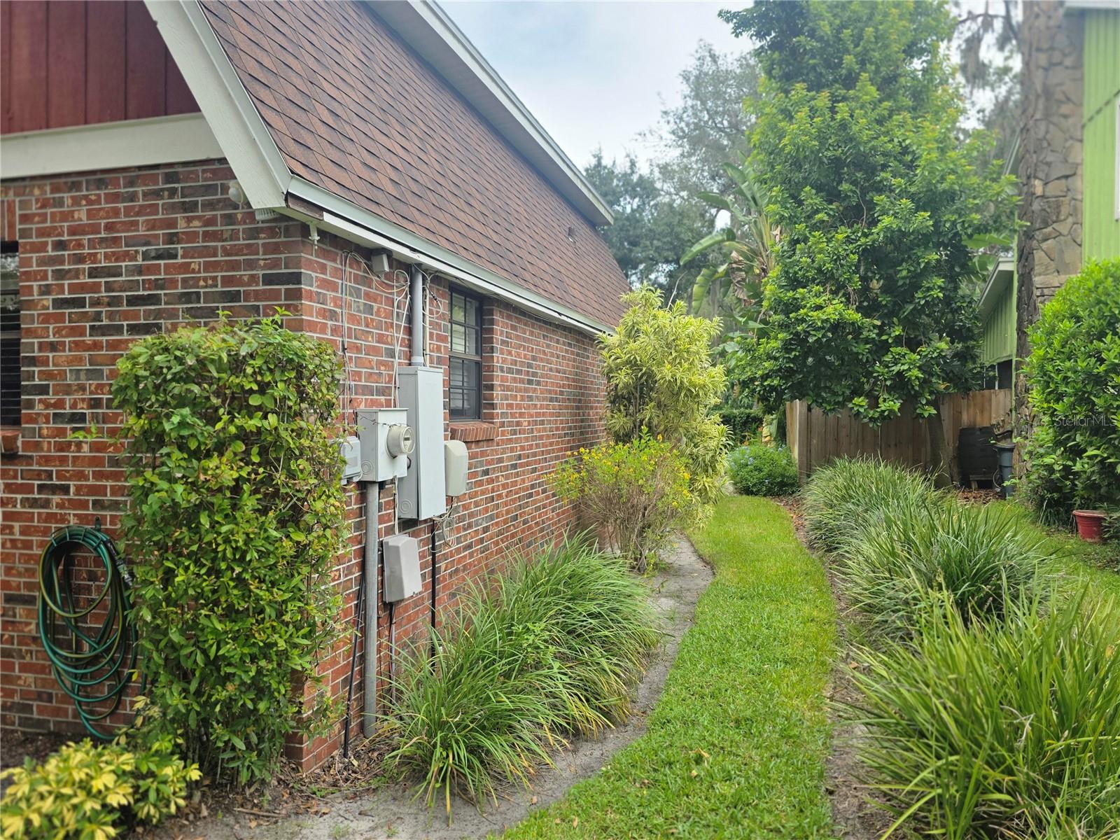 2219 Shadehill Ct Property Photo 5