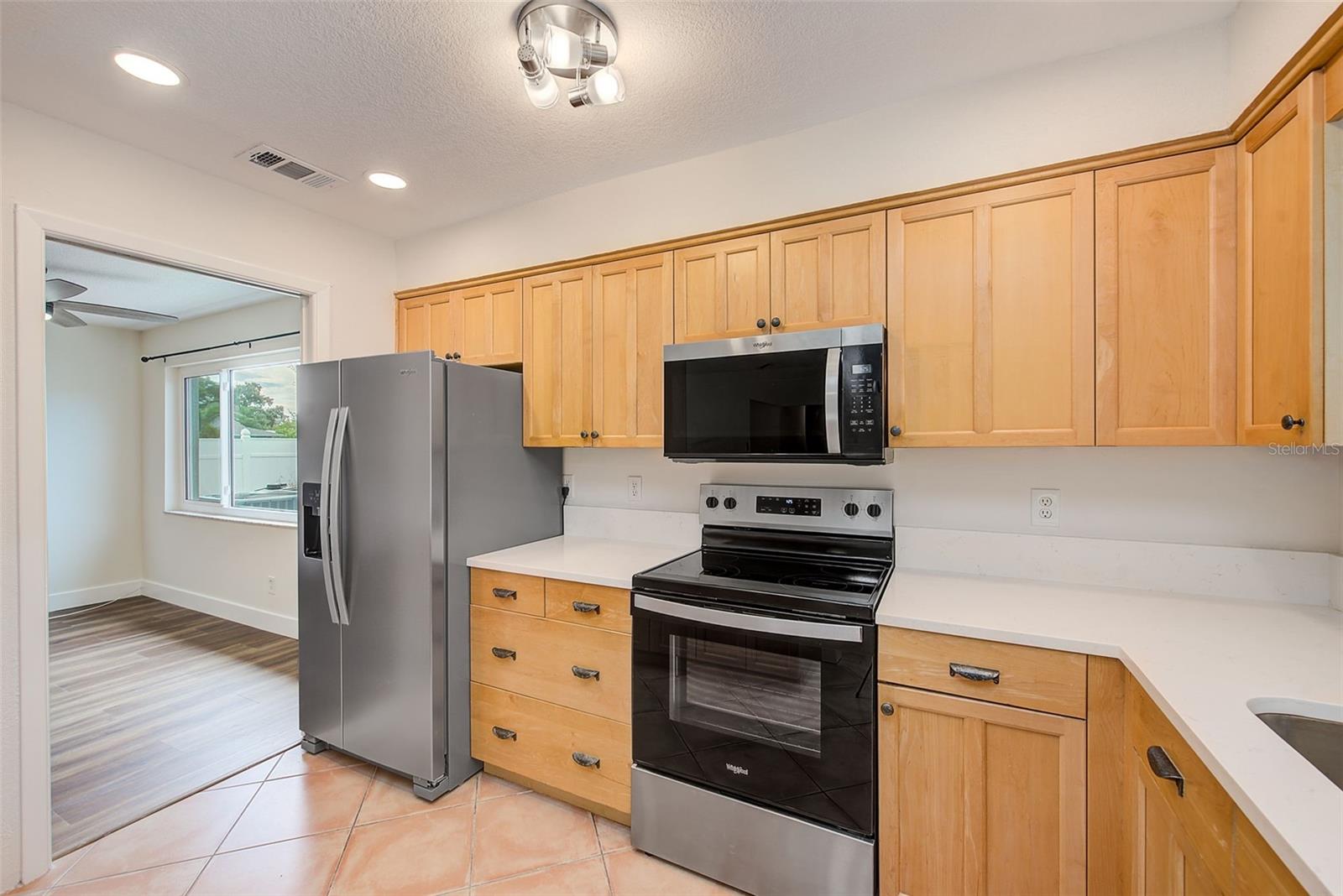 13331 Hacienda Dr Property Photo 3