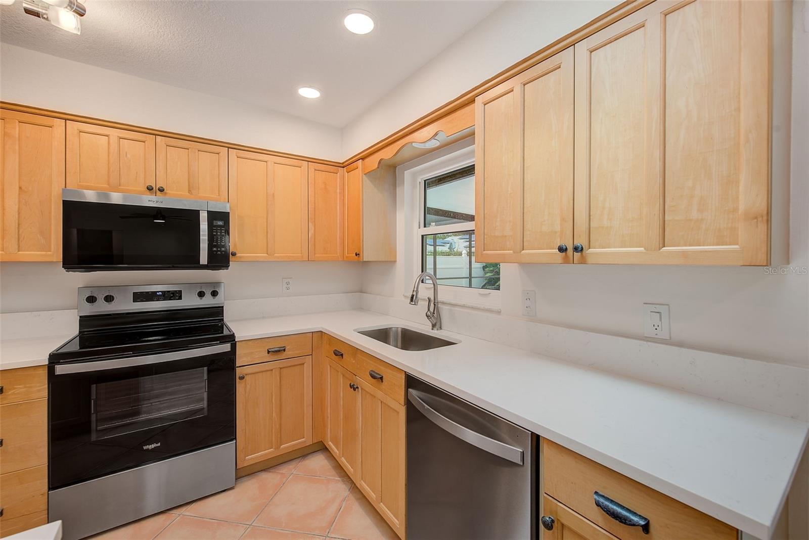 13331 Hacienda Dr Property Photo 5