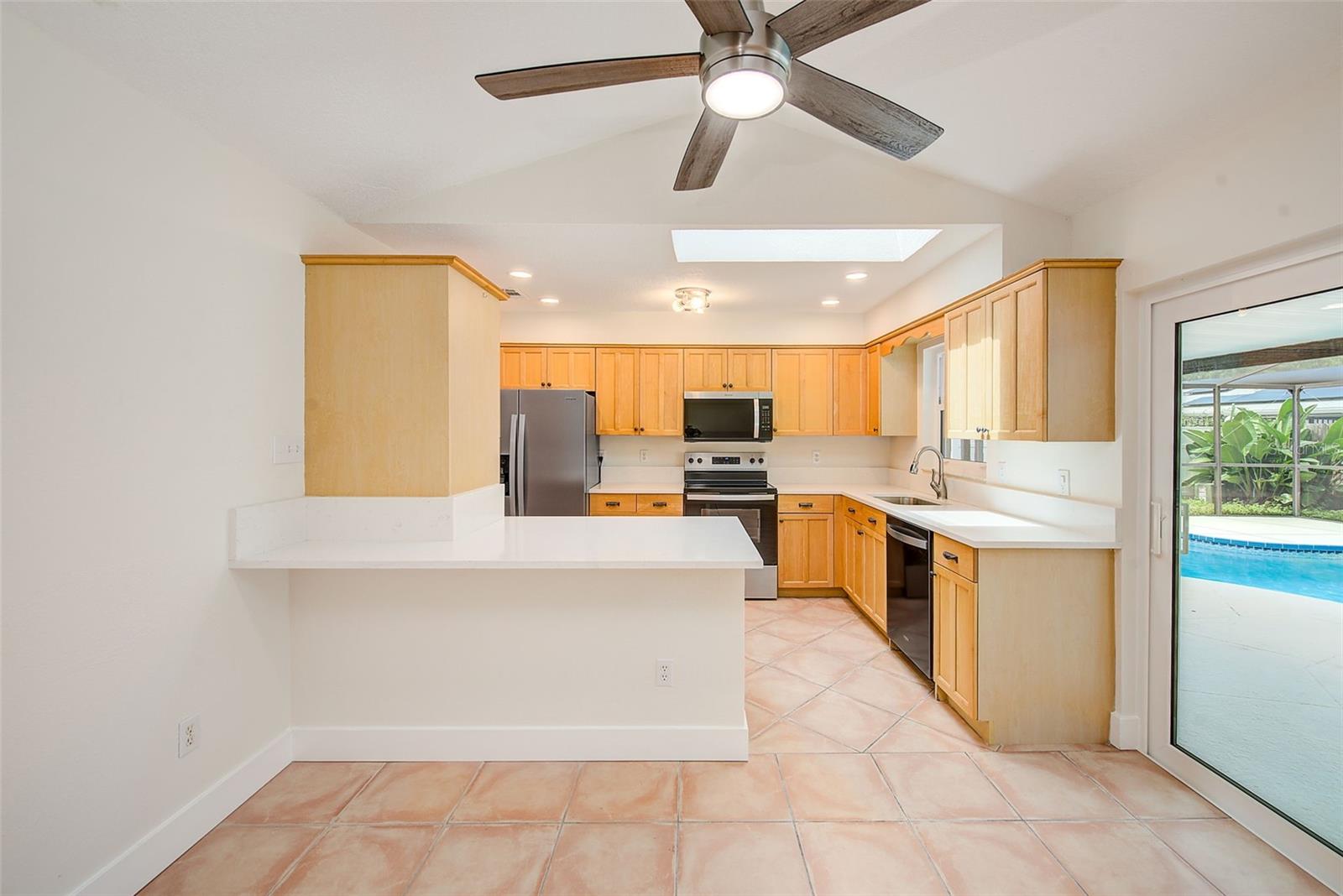 13331 Hacienda Dr Property Photo 6