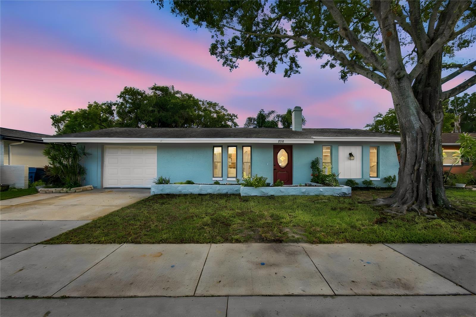 1813 Driftwood Cir N Property Photo 1