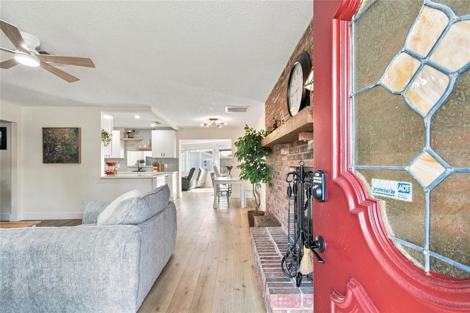 1813 Driftwood Cir N Property Photo 3