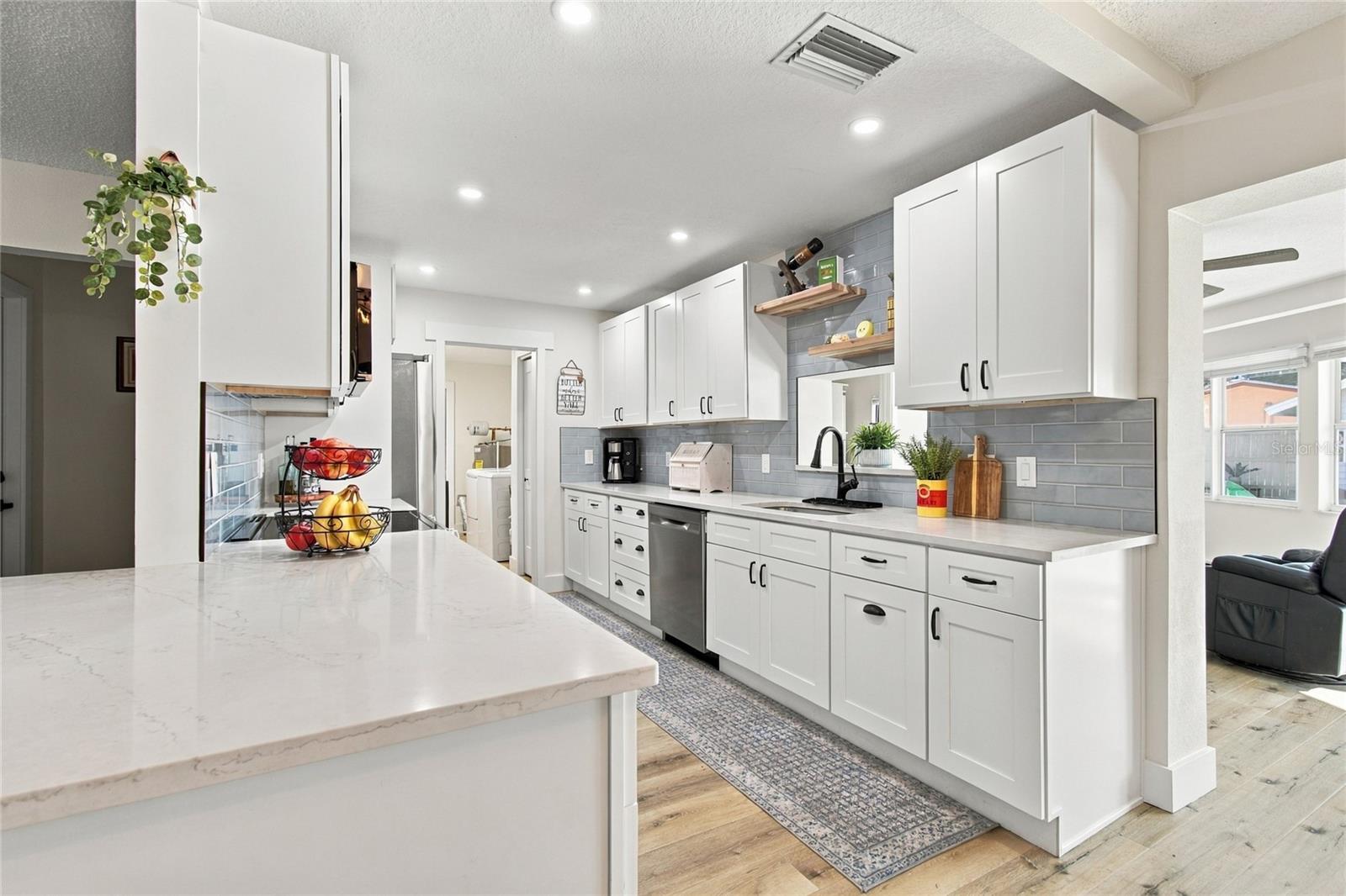 1813 Driftwood Cir N Property Photo 14