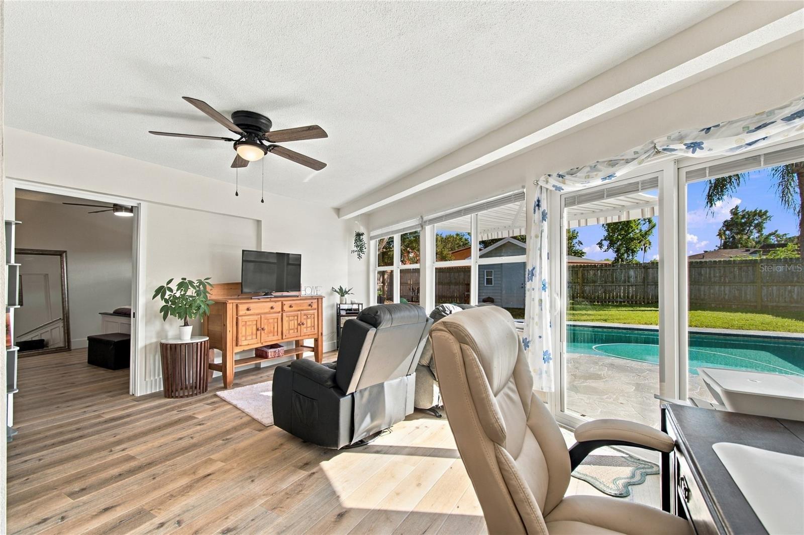1813 Driftwood Cir N Property Photo 18