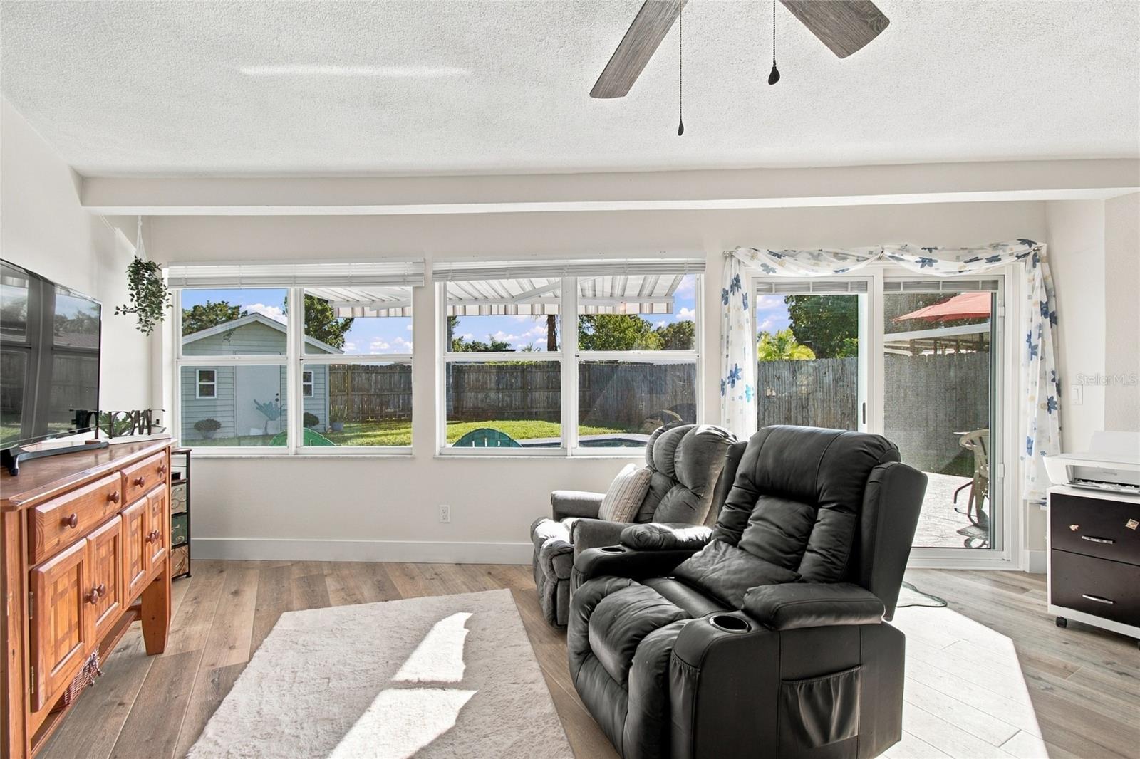 1813 Driftwood Cir N Property Photo 19