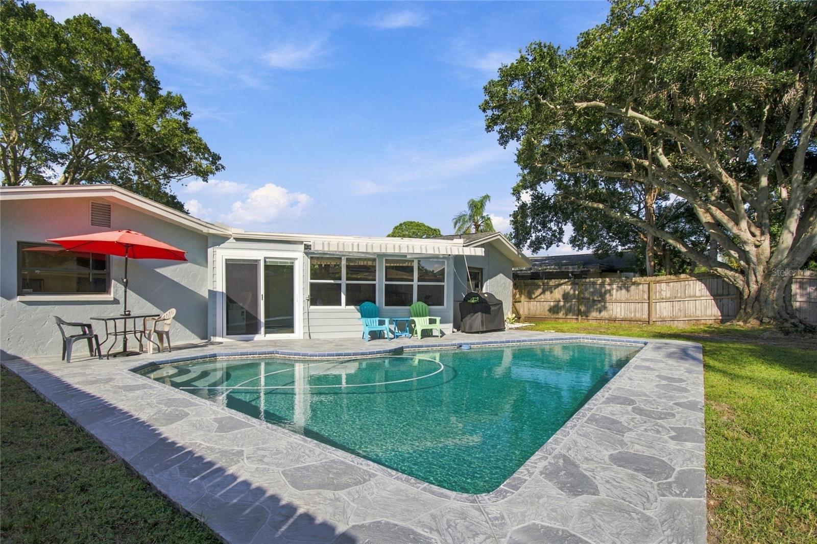 1813 Driftwood Cir N Property Photo 32