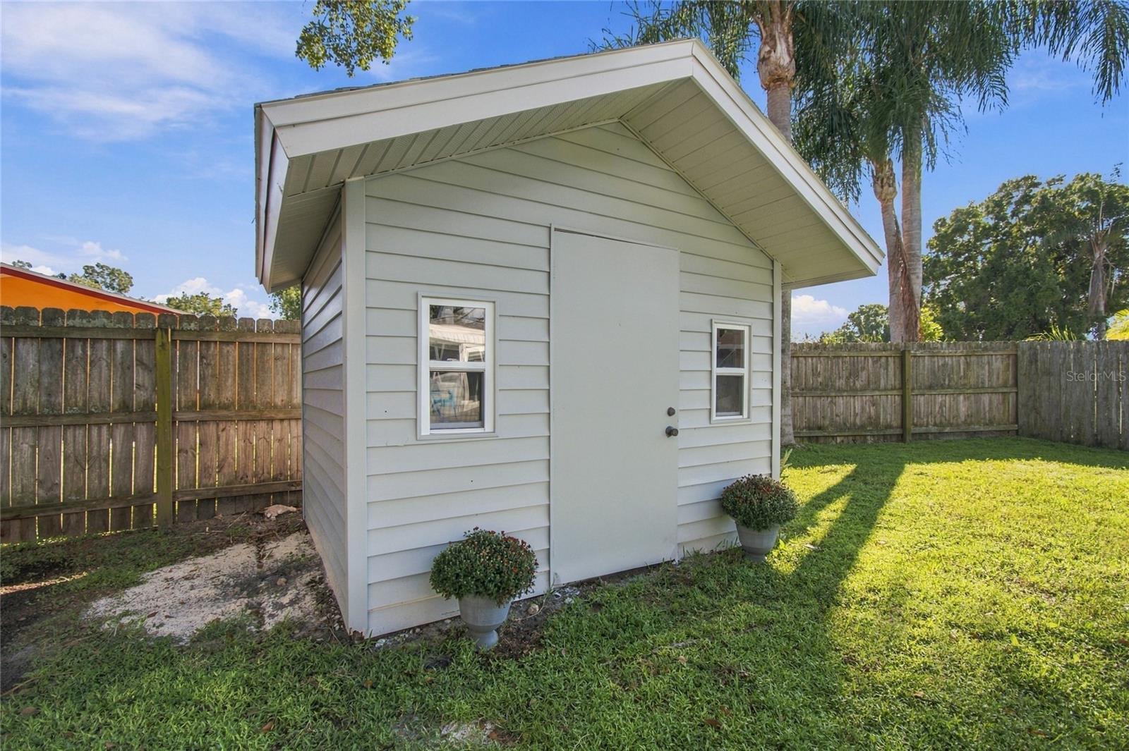 1813 Driftwood Cir N Property Photo 33