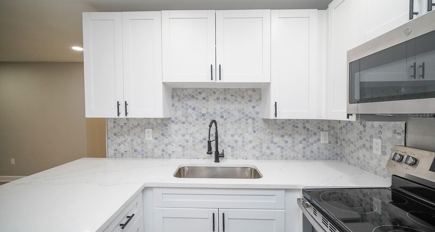 14906 N Bayshore Dr Property Photo 18