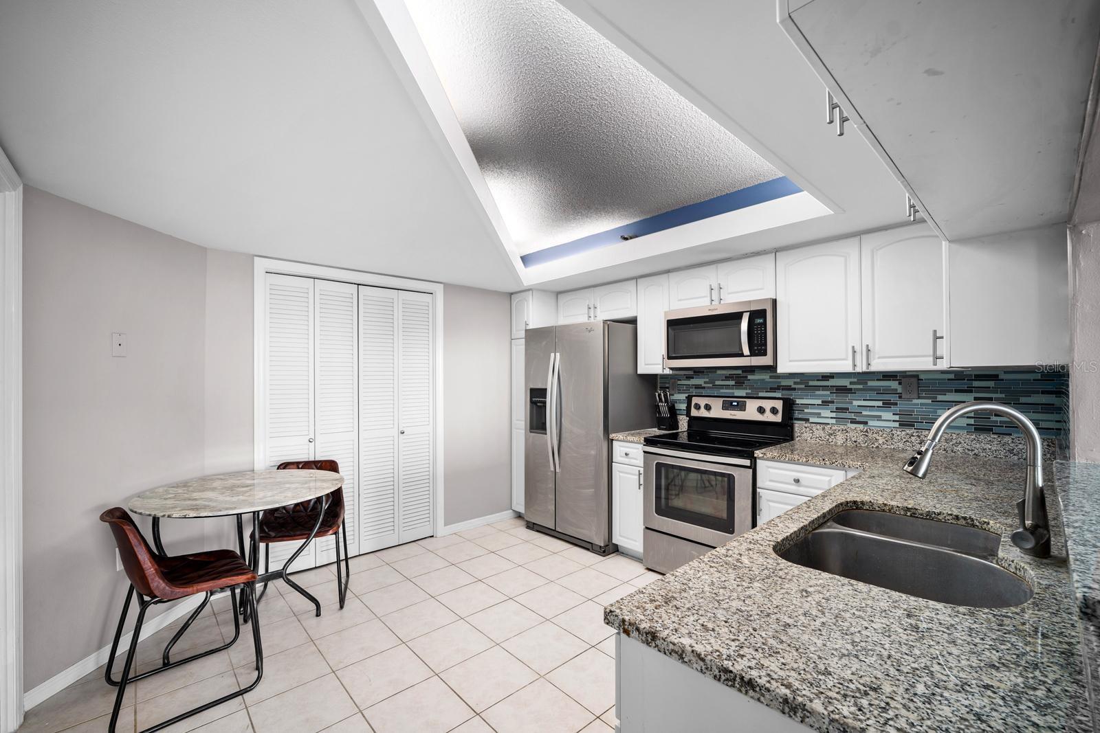 690 Island Way #912 Property Photo 13