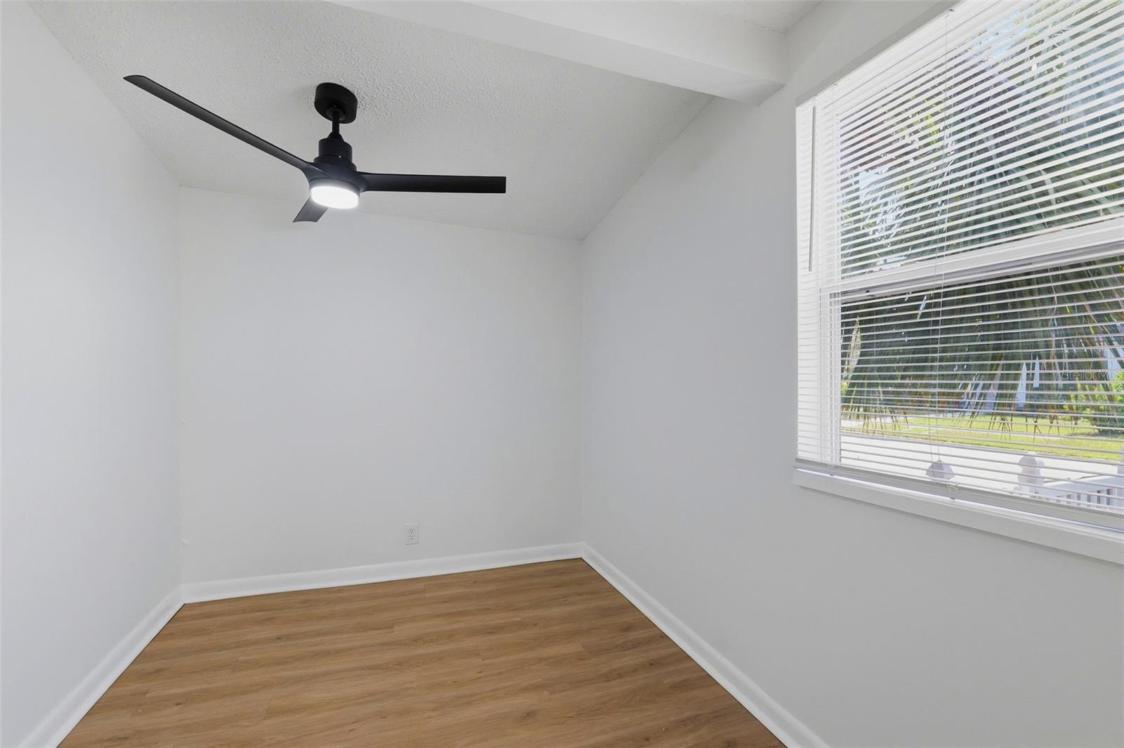 1751 29th Ave N Property Photo 7