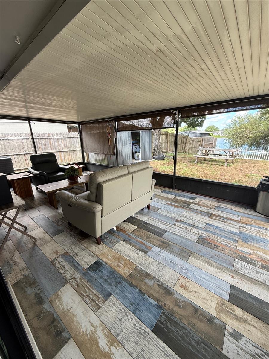 12418 Queensland Ln Property Photo 13