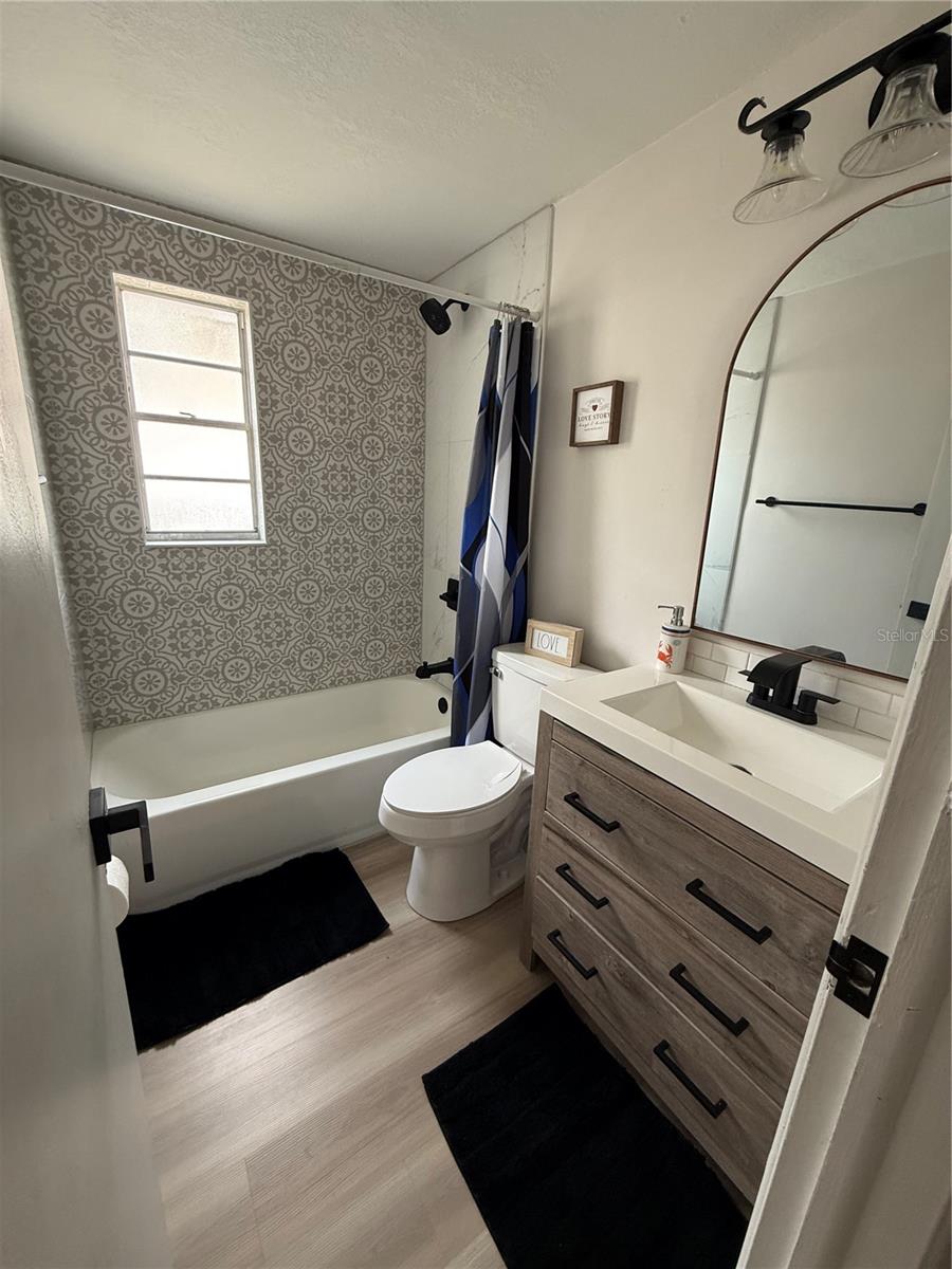 12418 Queensland Ln Property Photo 14