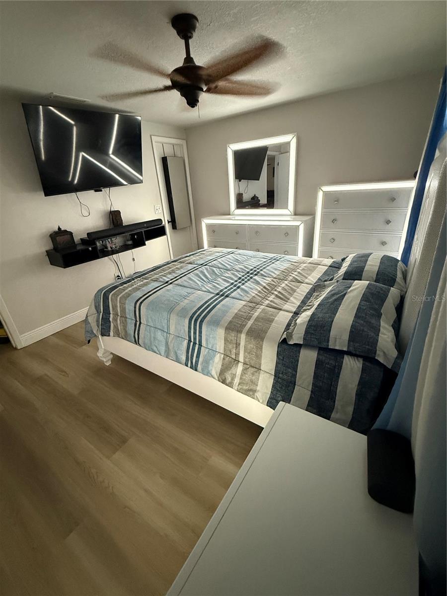 12418 Queensland Ln Property Photo 18