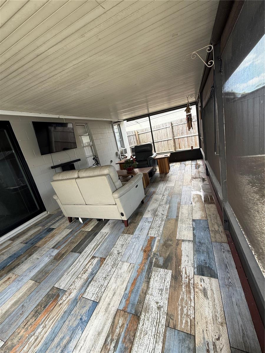 12418 Queensland Ln Property Photo 23