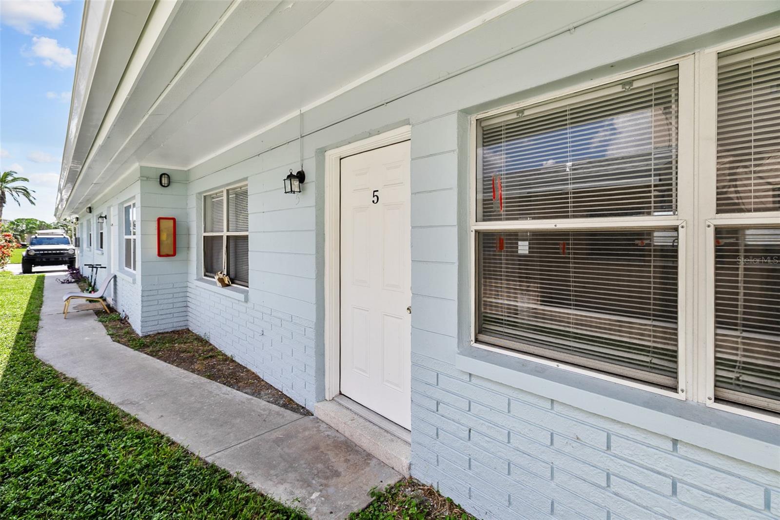140 112th Ave N #5 Property Photo 3