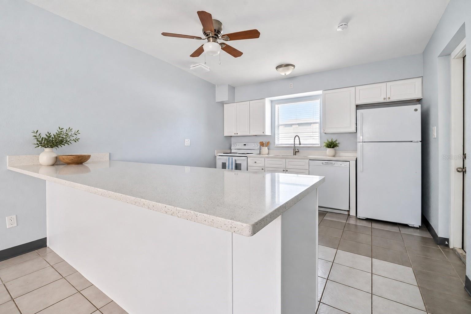140 112th Ave N #5 Property Photo 7