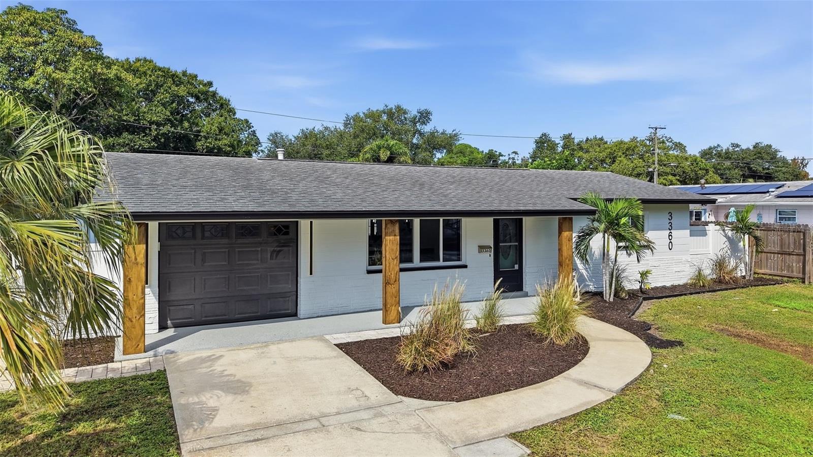 3360 70 St N Property Photo 3