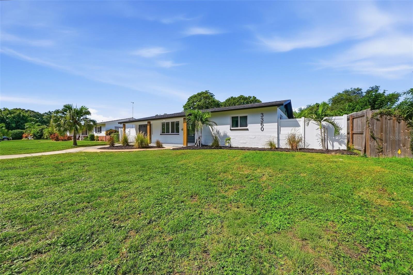 3360 70 St N Property Photo 7