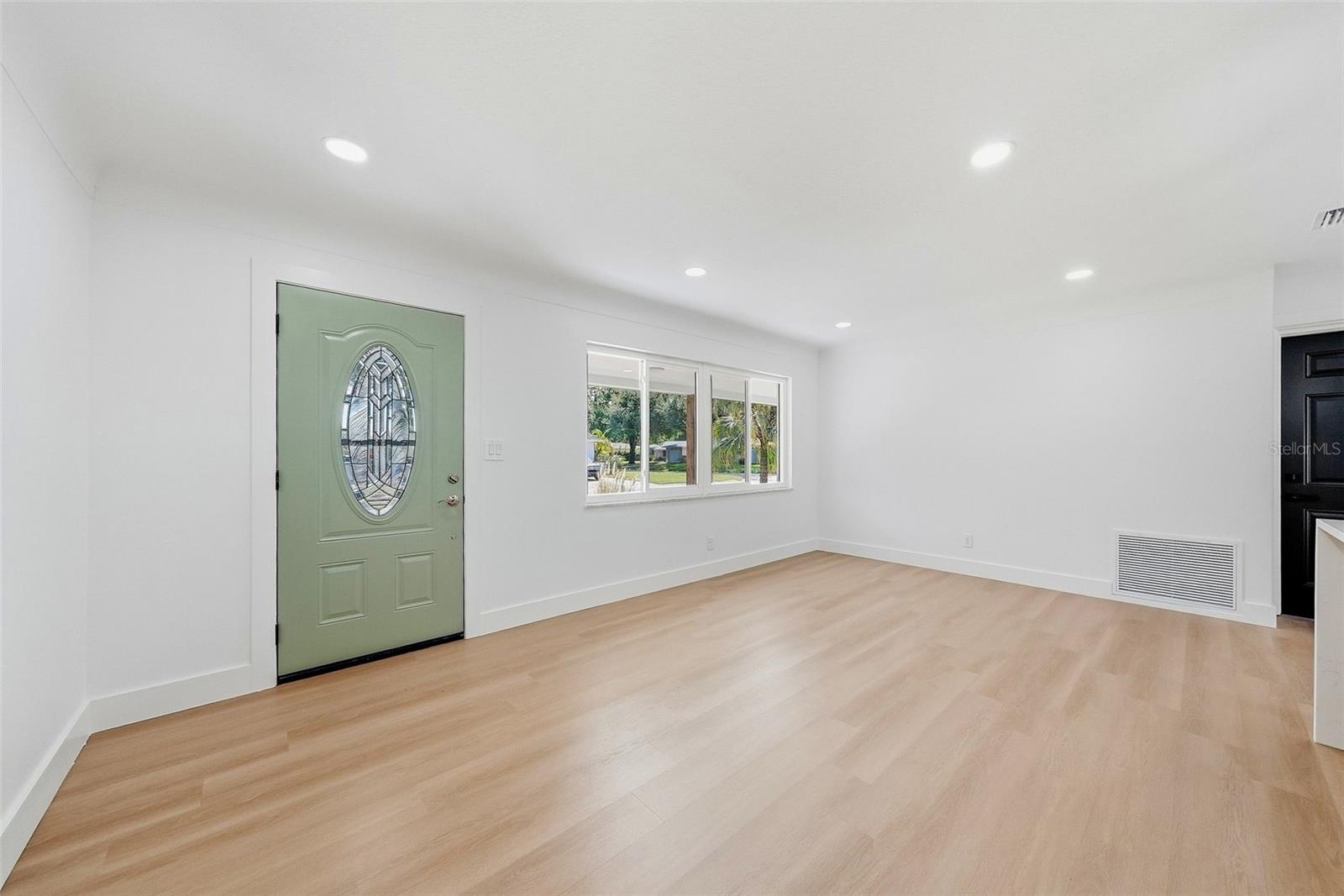 3360 70 St N Property Photo 9