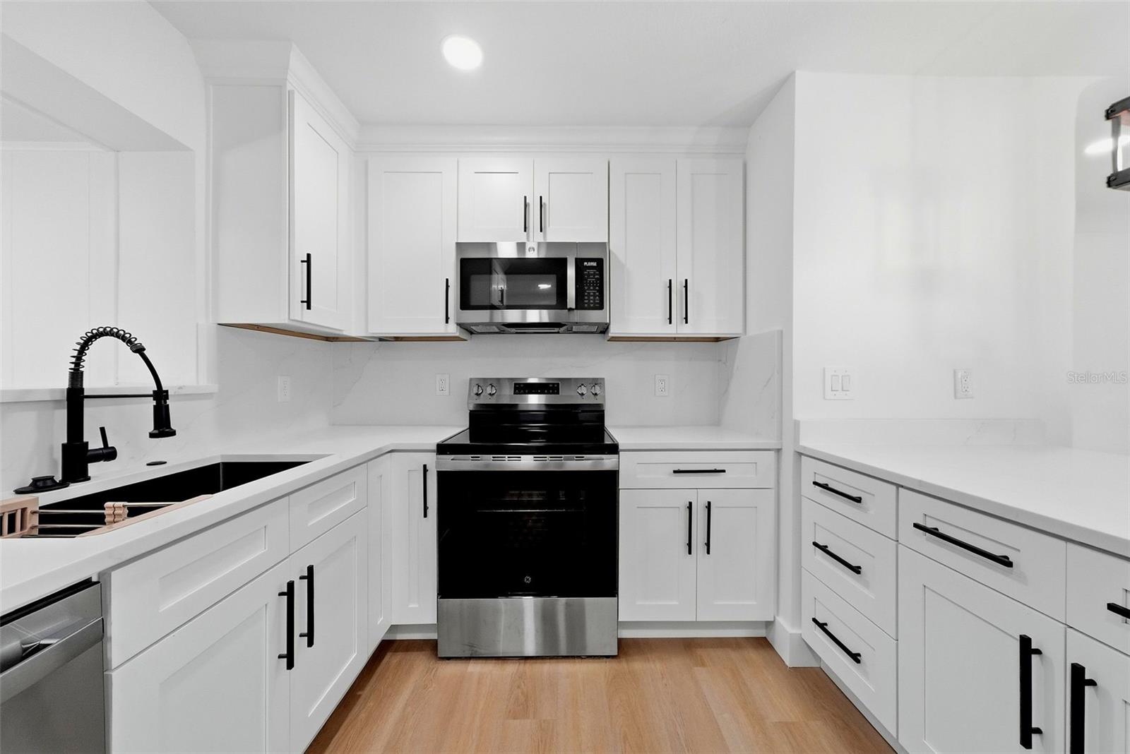 3360 70 St N Property Photo 15