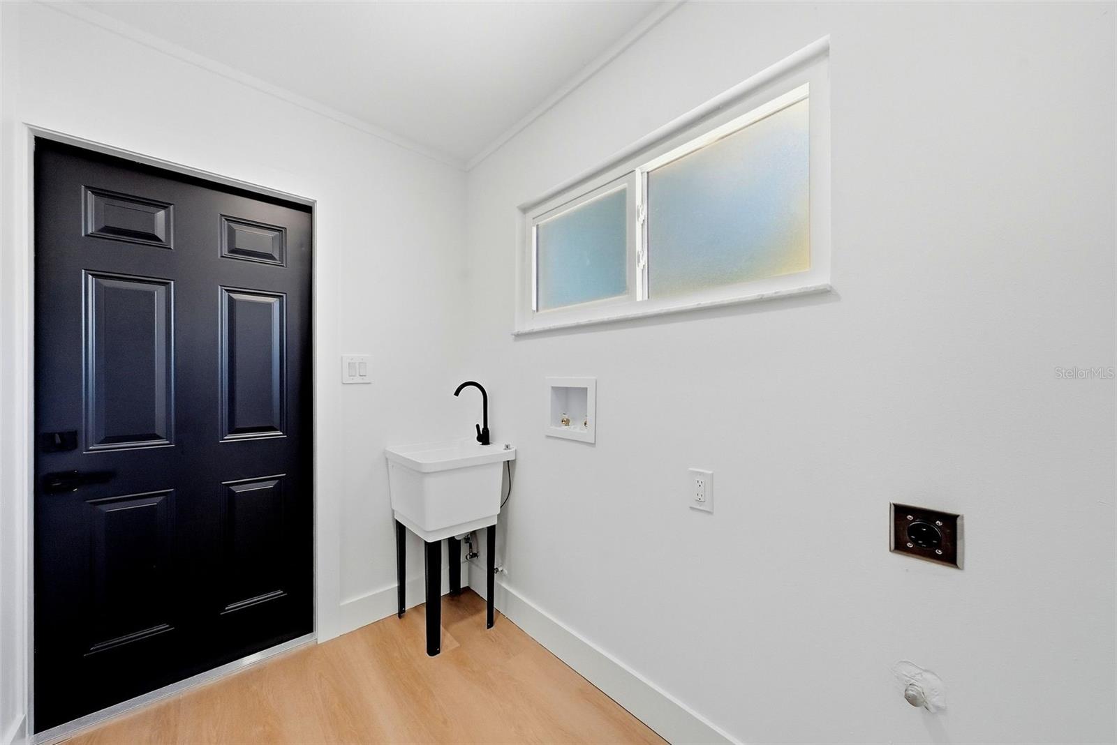 3360 70 St N Property Photo 32