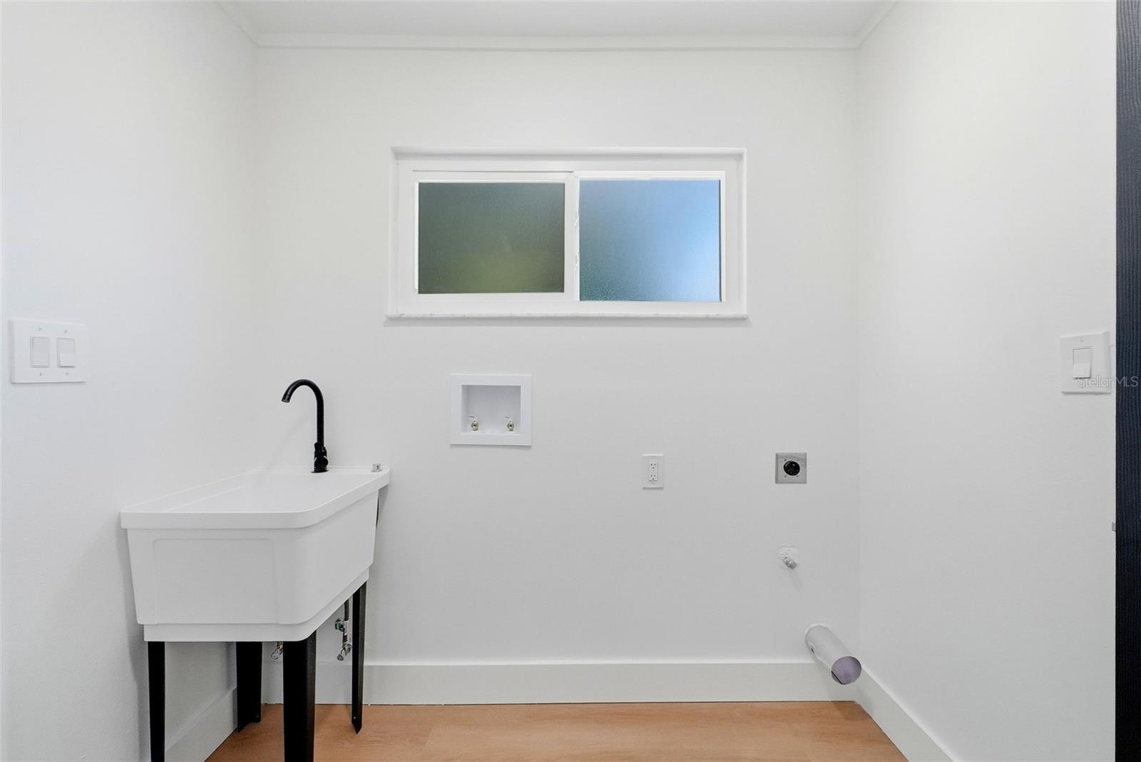 3360 70 St N Property Photo 33