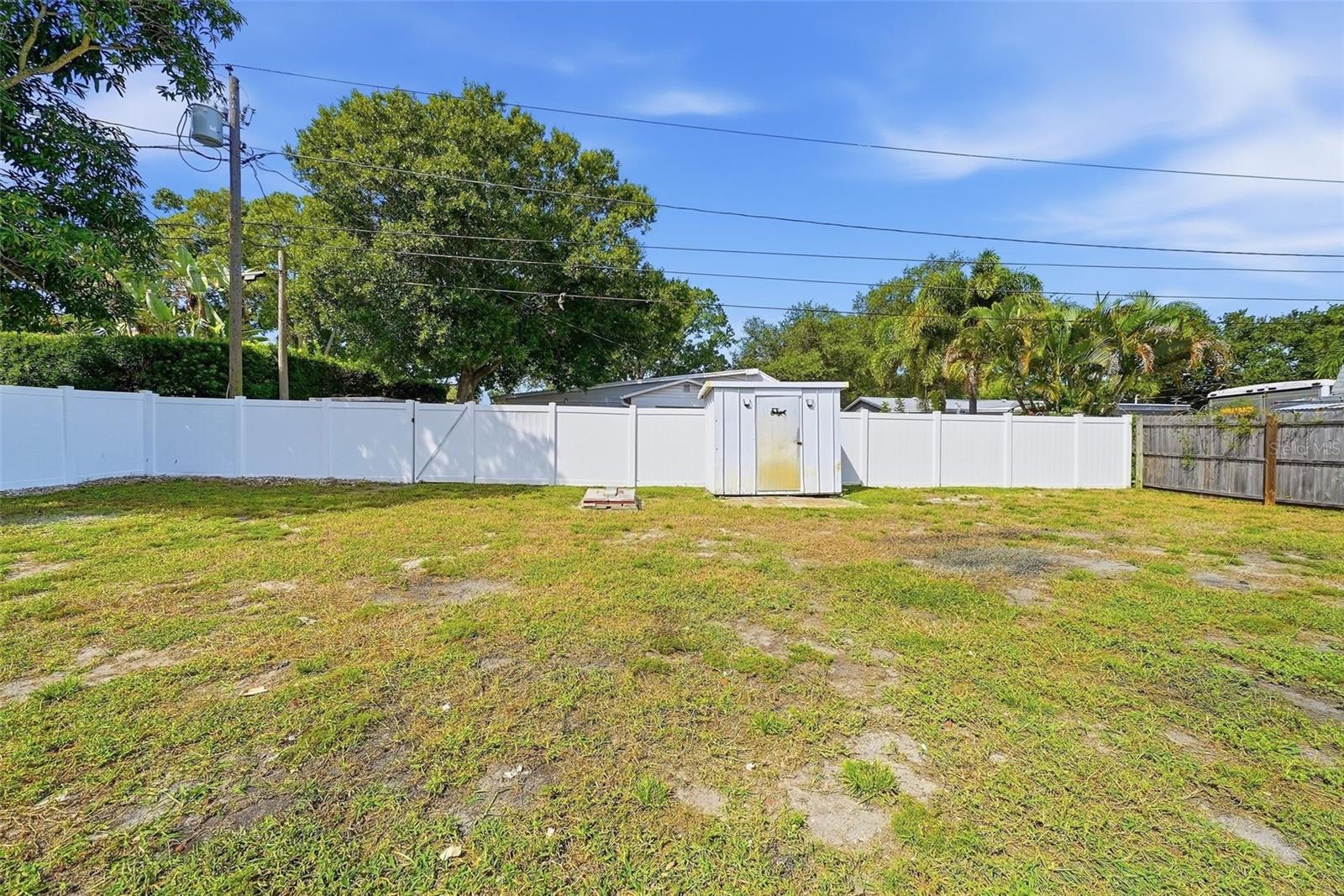 3360 70 St N Property Photo 43