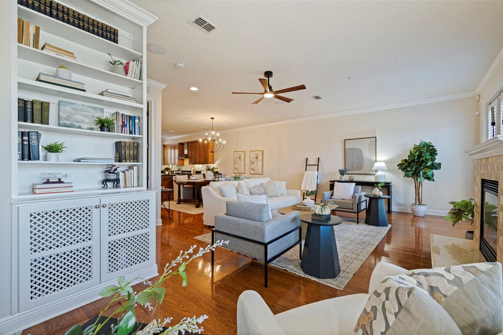 114 E Davis Blvd #4 Property Photo 4