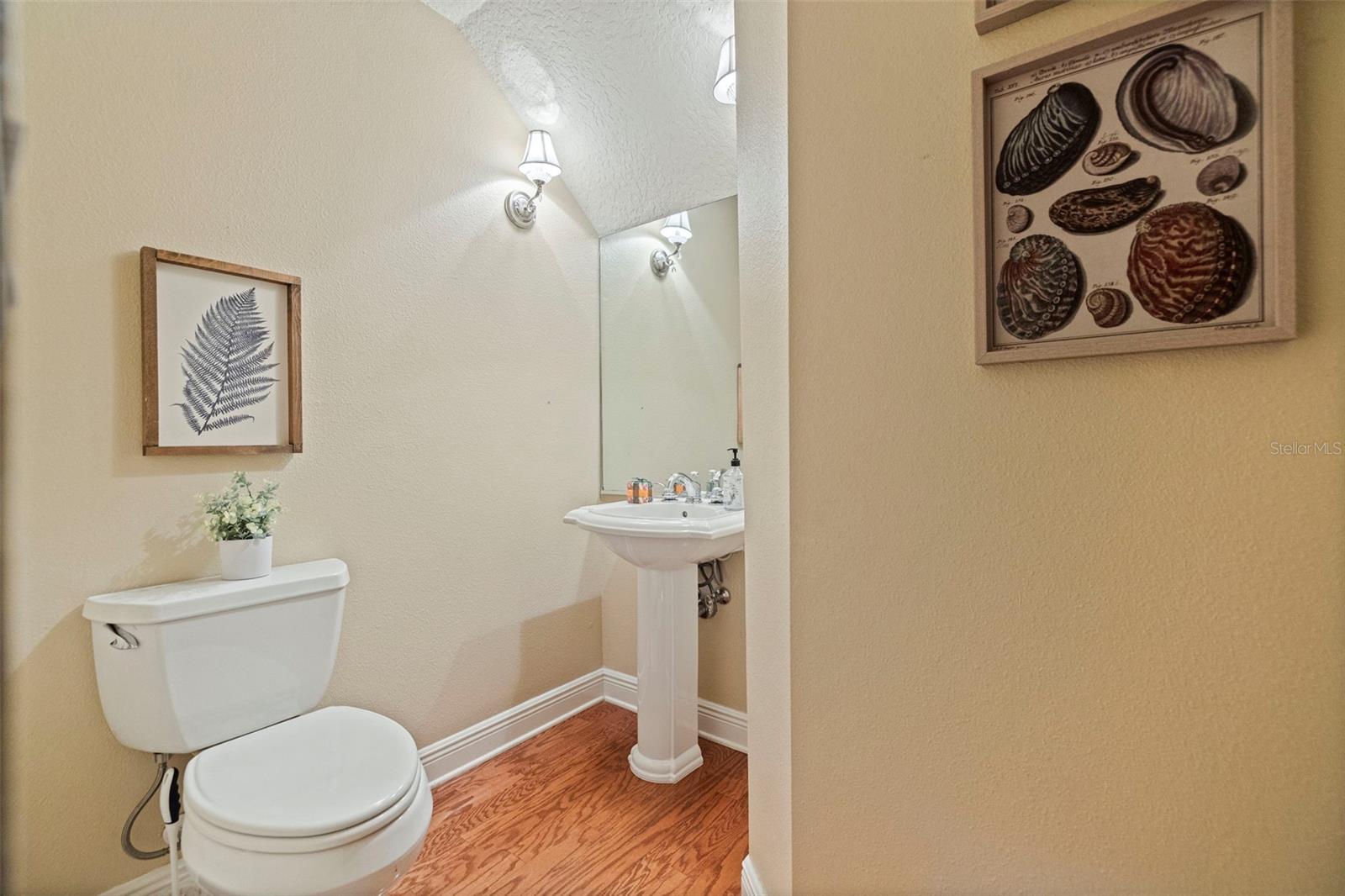 114 E Davis Blvd #4 Property Photo 27