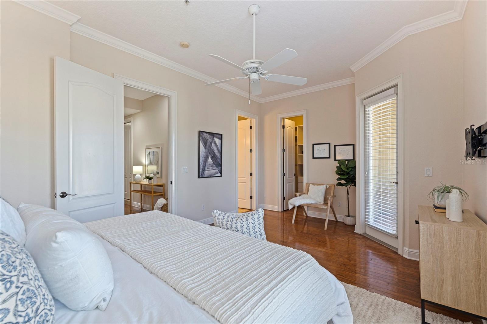 114 E Davis Blvd #4 Property Photo 32