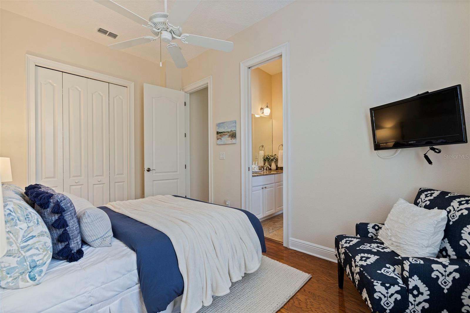 114 E Davis Blvd #4 Property Photo 36