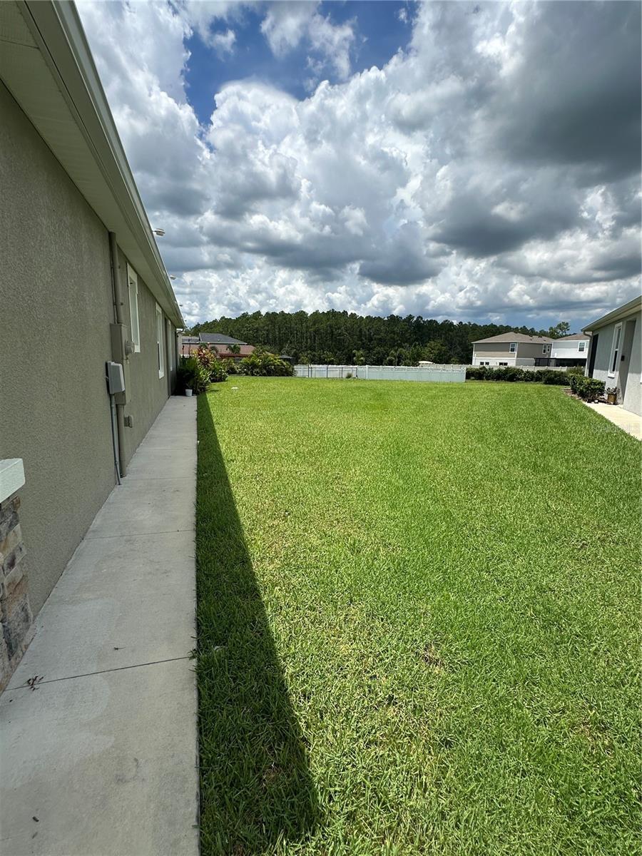 7684 Stonebrook Cir Property Photo 3