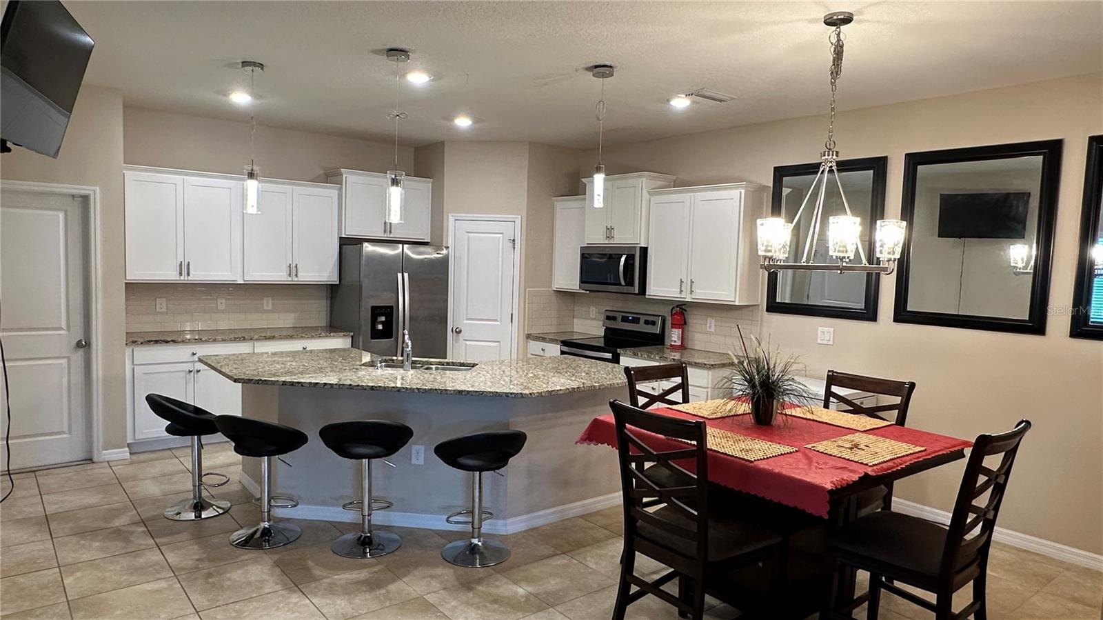 7684 Stonebrook Cir Property Photo 9