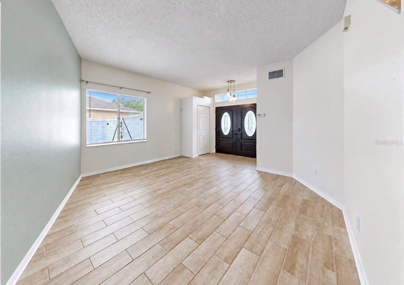 12719 Longcrest Dr Property Photo 6