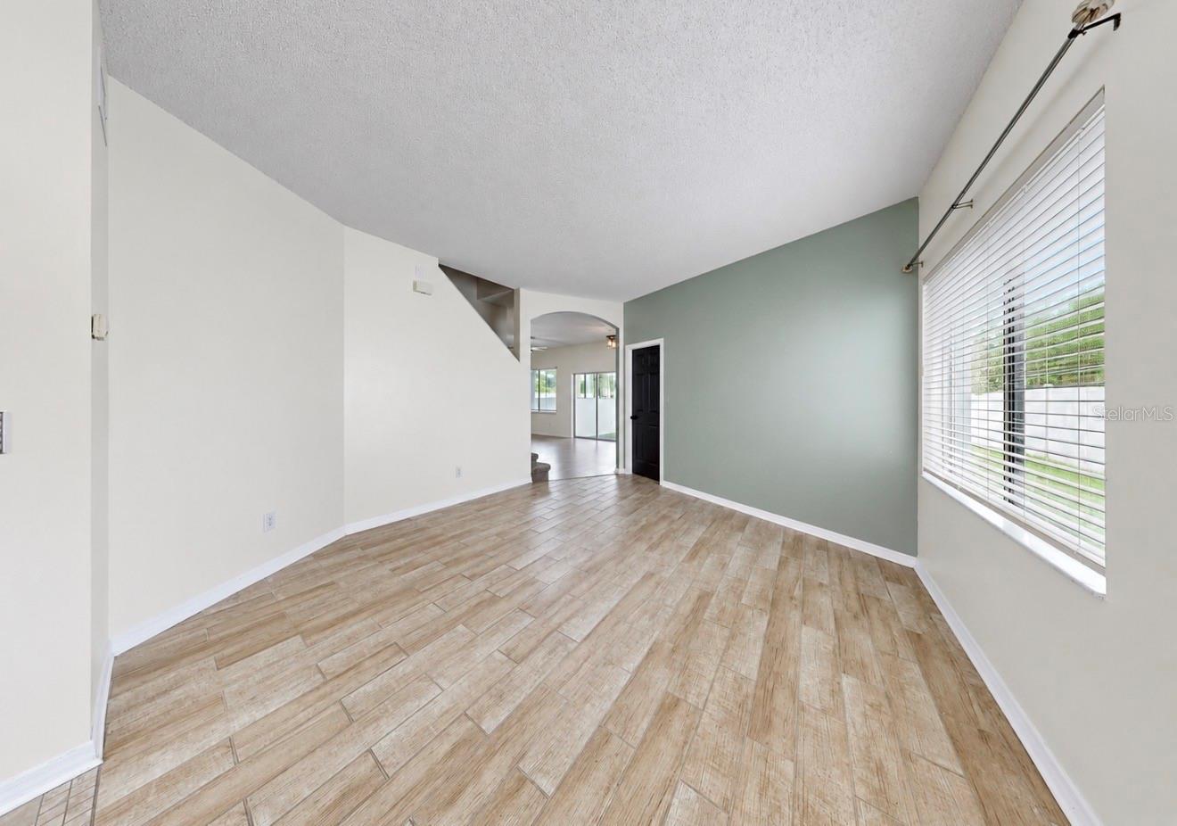 12719 Longcrest Dr Property Photo 8