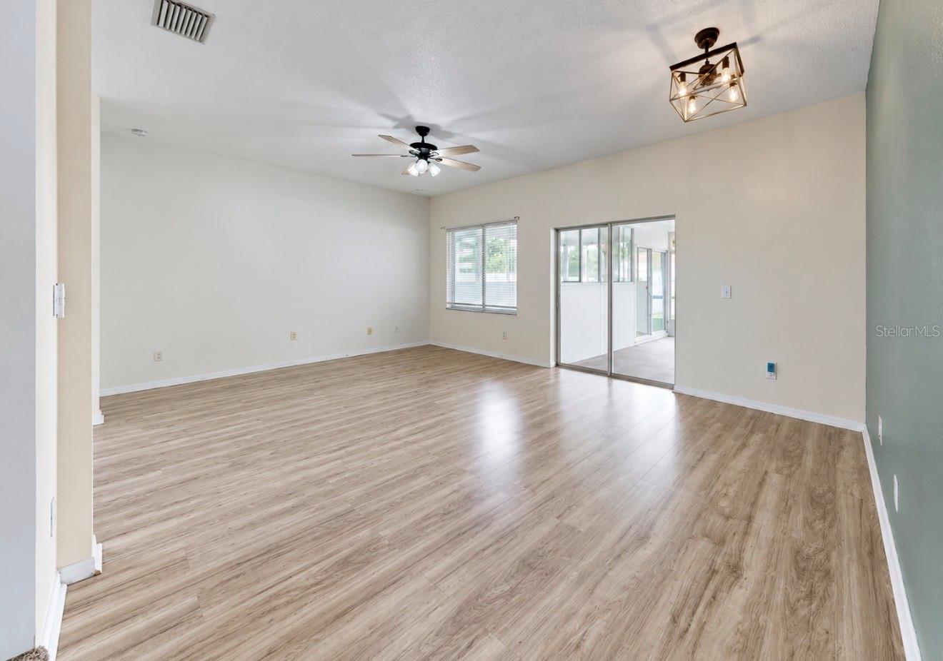 12719 Longcrest Dr Property Photo 27