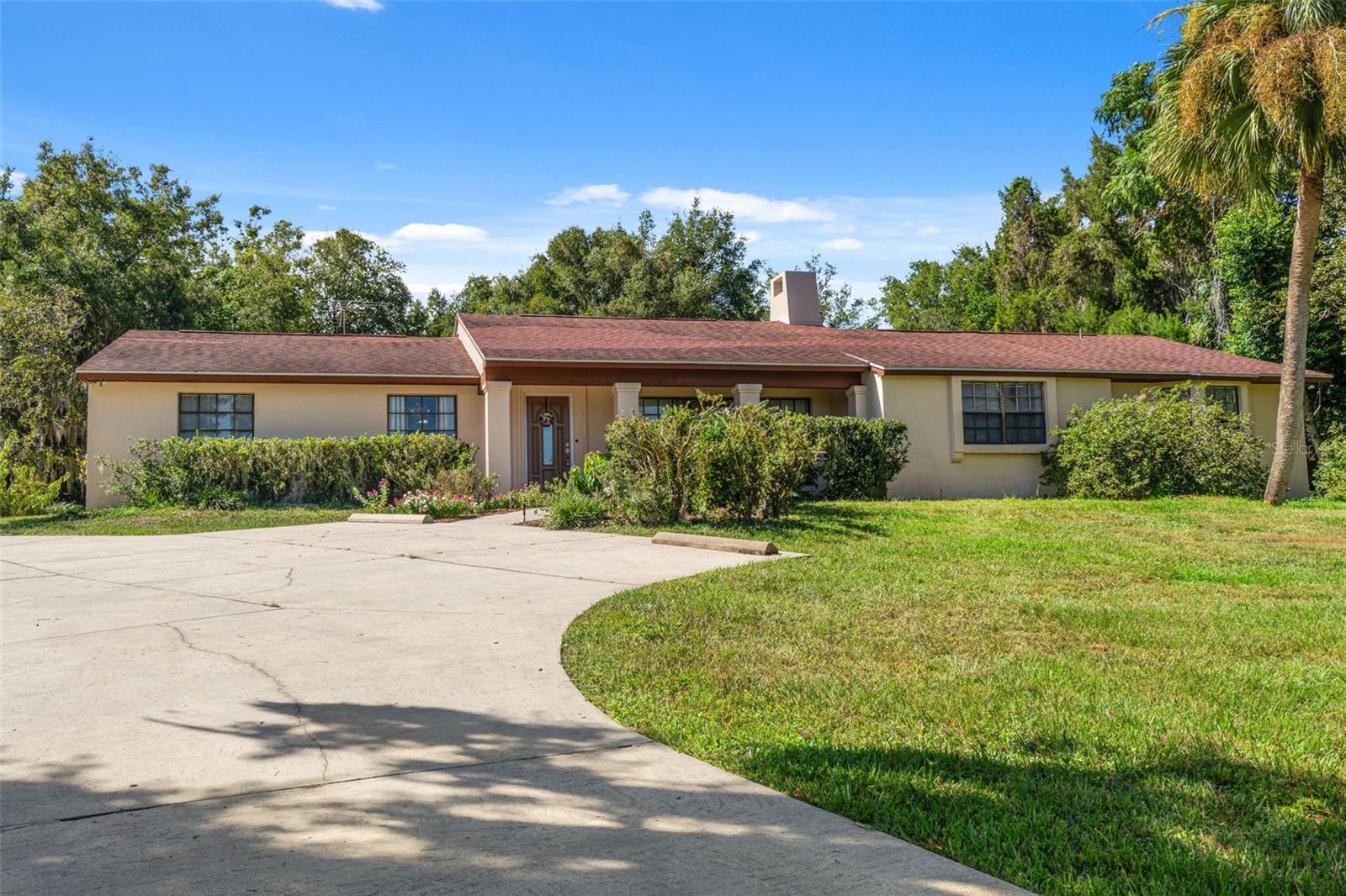 8943 Silver Lake Dr Property Photo
