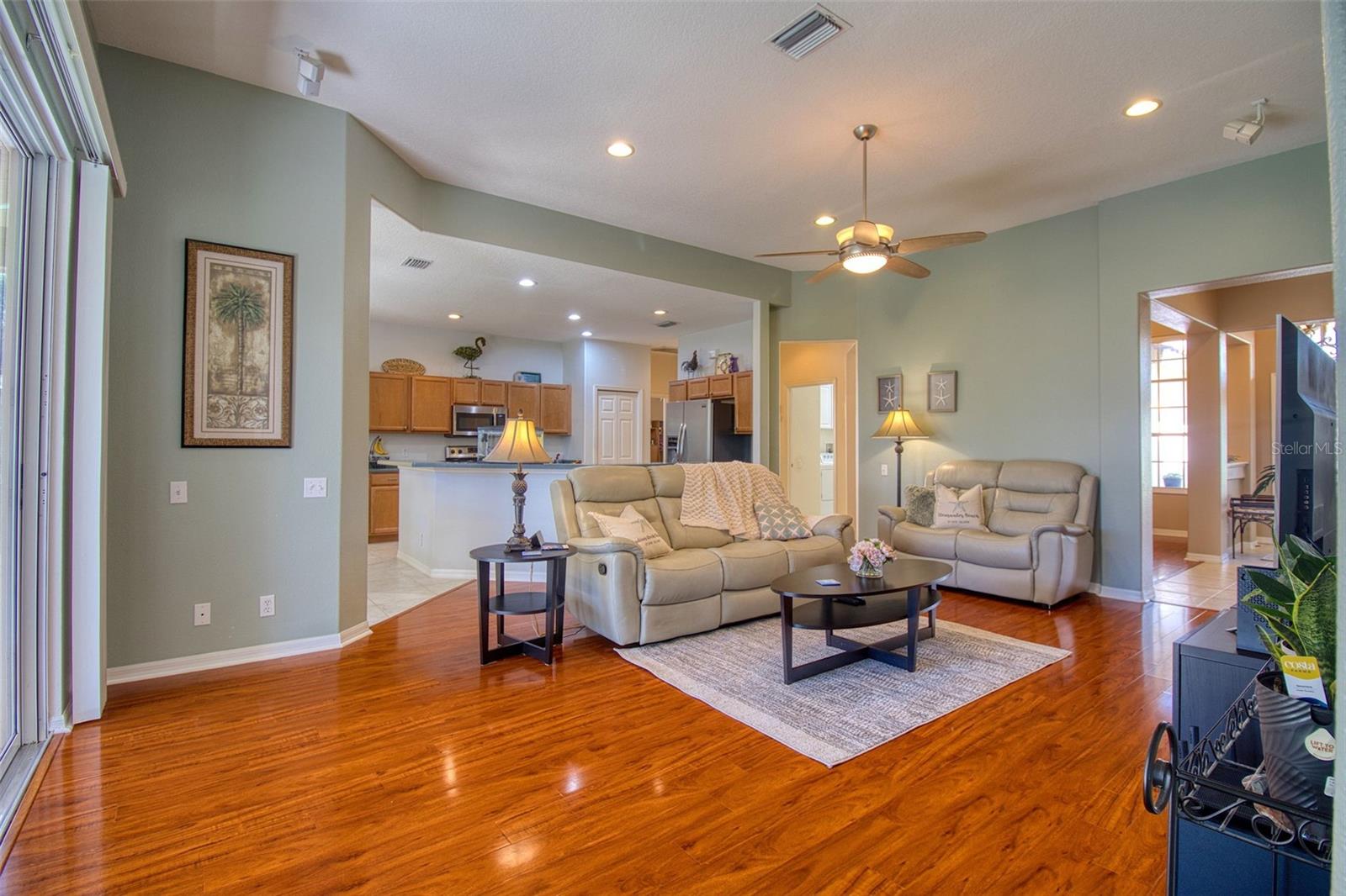 2219 Elizabeth Way Property Photo 12