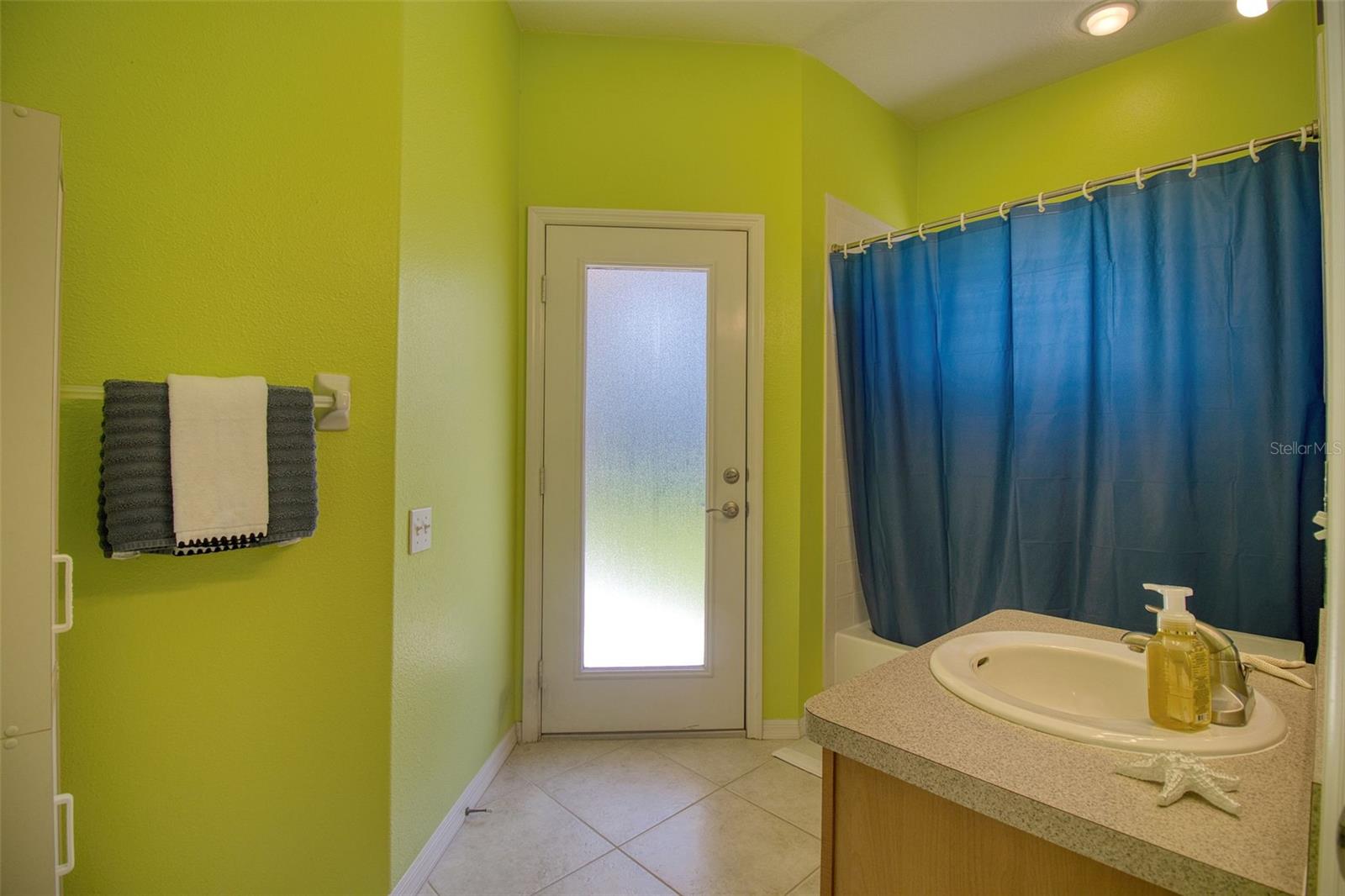2219 Elizabeth Way Property Photo 25