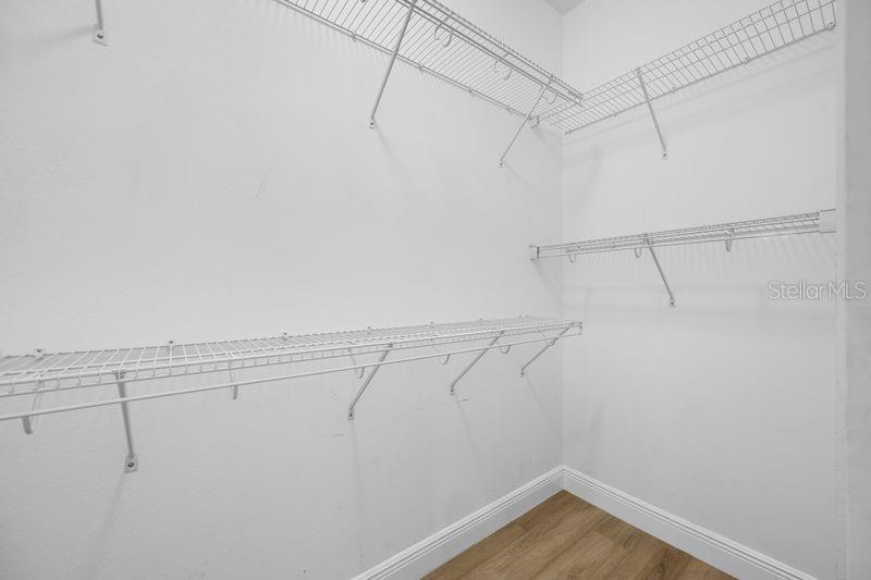 114 Irwin St E Property Photo 31
