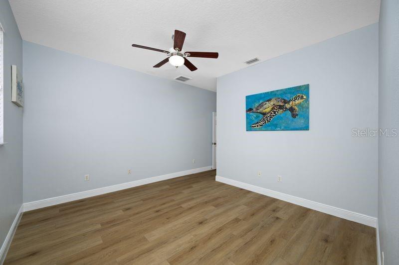 114 Irwin St E Property Photo 33