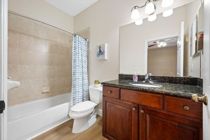 114 Irwin St E Property Photo 36