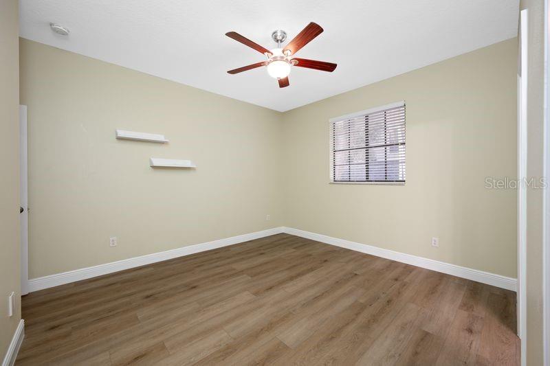 114 Irwin St E Property Photo 37