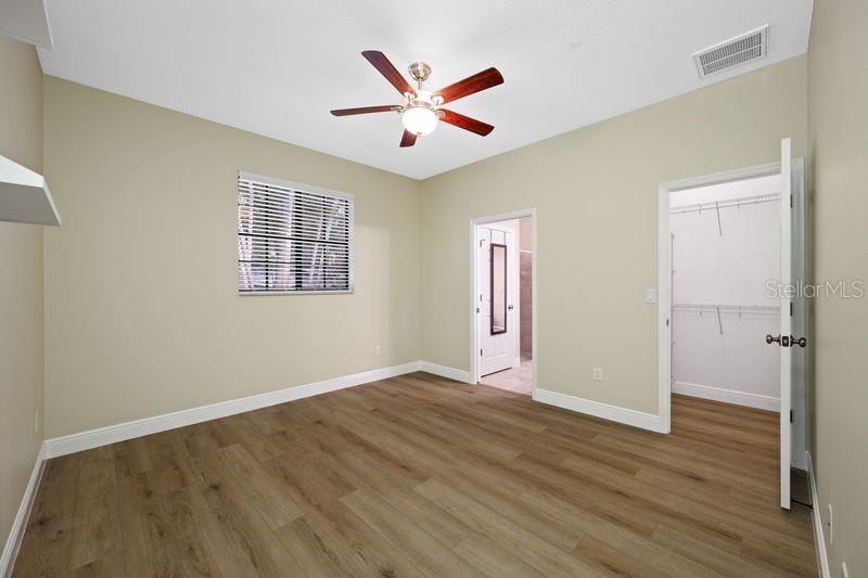 114 Irwin St E Property Photo 38